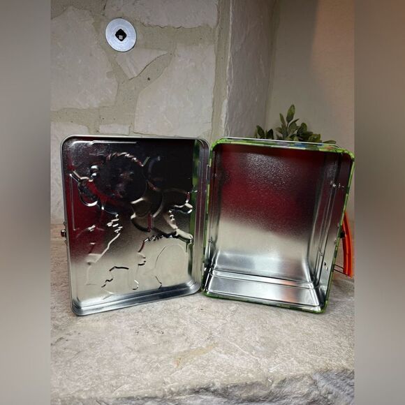 Diego's Biggest Rescue Metal Box - Picture 2 of 3